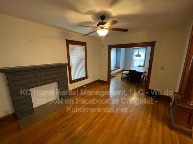 Photo - 3554 Genessee St