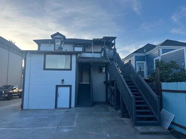 Photo - 3238 Adeline St