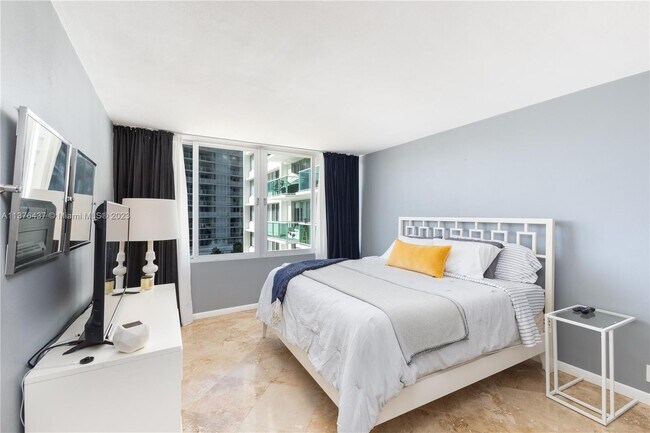 Photo - 1000 West Ave Unit 404