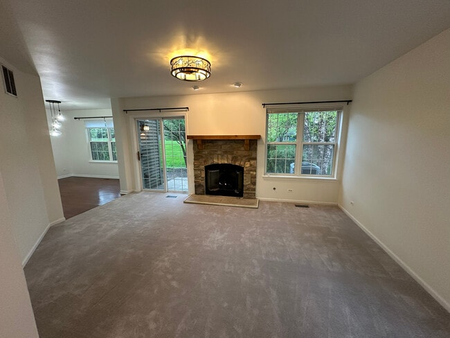Photo - 560 Lancaster Dr