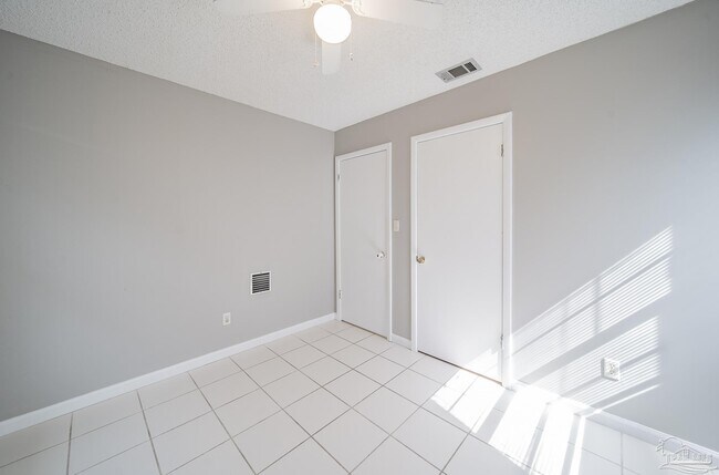 Photo - 7010 E Oakfield Rd