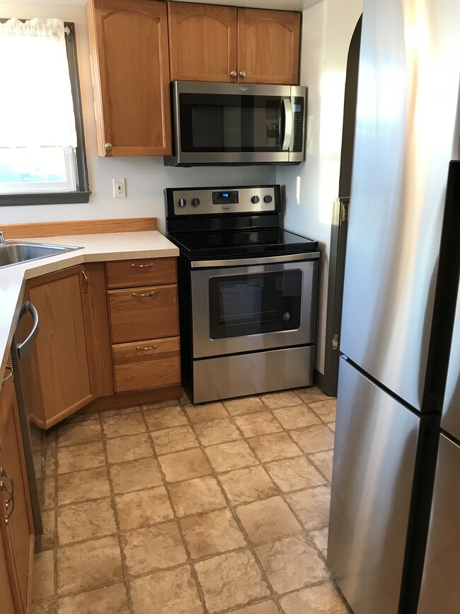Photo - 219 E 5th Ave