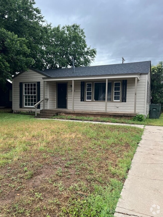 Building Photo - Great Southside Home