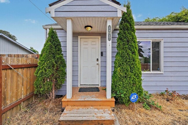 Photo - 14917 W Thorne Ln SW