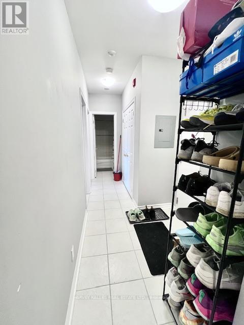 Photo - 409 College St