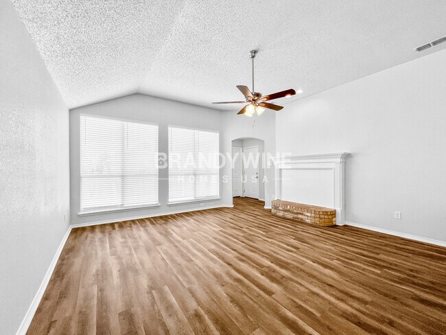 Photo - 3318 Lochwood Dr