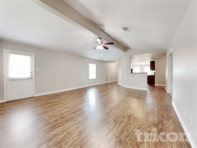 Photo - 2402 Regatta Ln