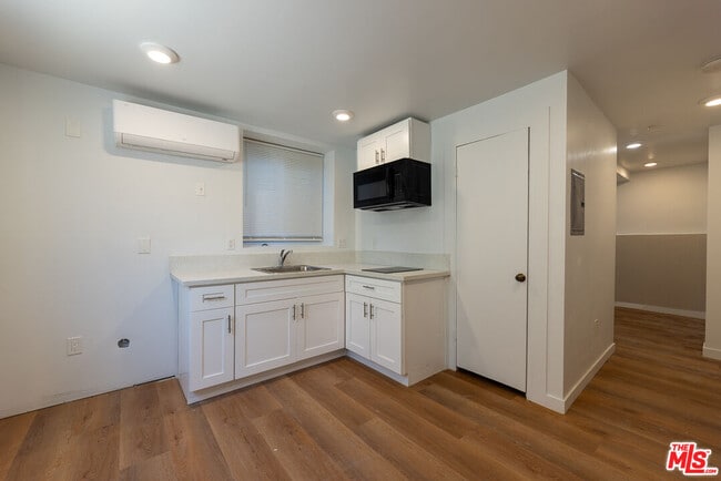 Building Photo - 1420 Alvarado Terrace Unit 14 Rental