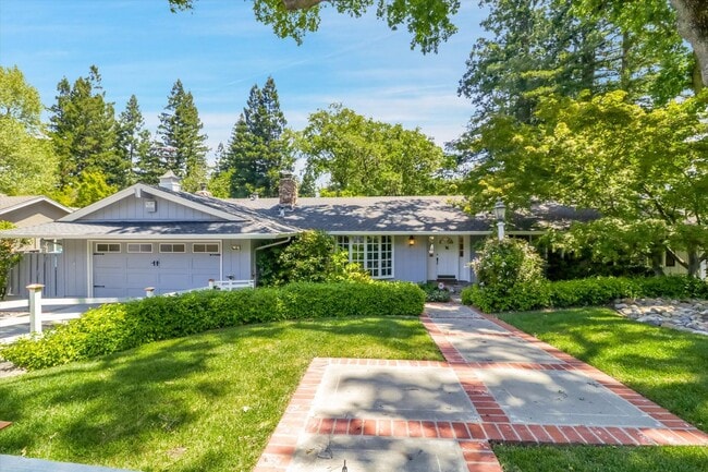 Photo - 1064 Westridge Ave