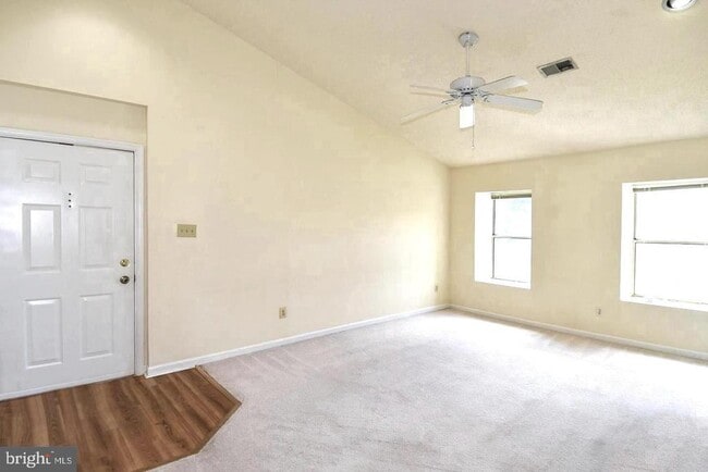 Building Photo - 7705 Lafayette Forest Dr Unit 33