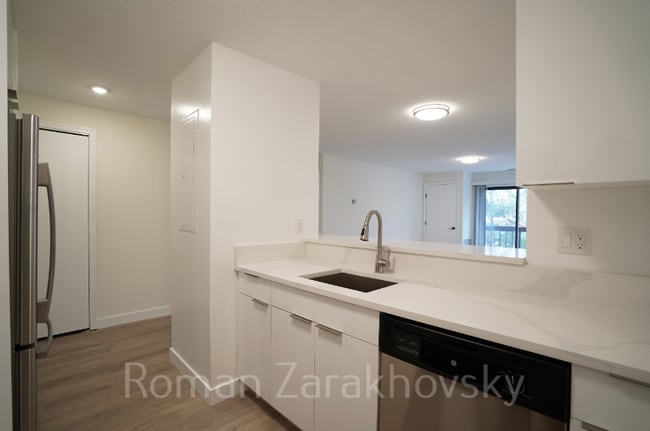 Photo - 25 Webster Ave Unidad 306