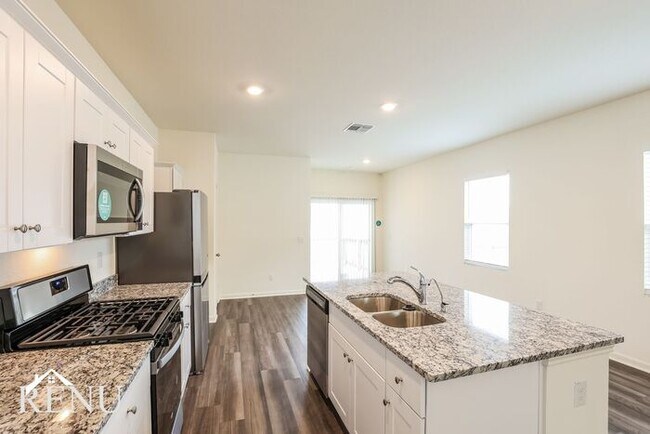 Photo - 5246 Dawn Break