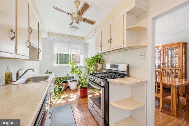 Photo - 1043 N 68th St