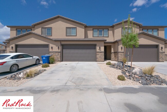 Beautiful 2,096 square foot home! - Beautiful 2,096 square foot home!