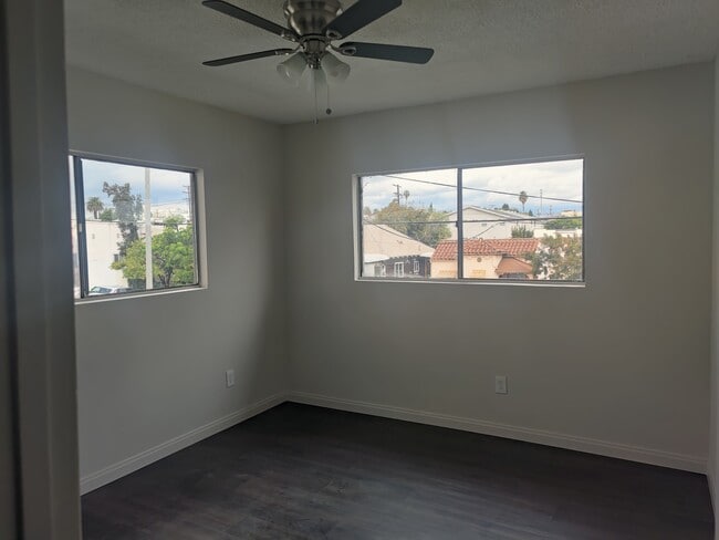 Photo - 2520 Malabar St