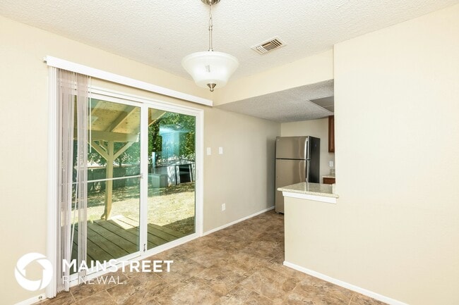 Photo - 6407 Woods Edge Dr