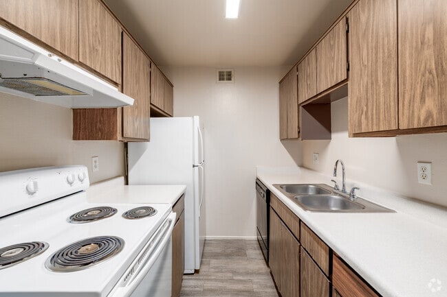 1BR, 1BA - 604SF - Kitchen