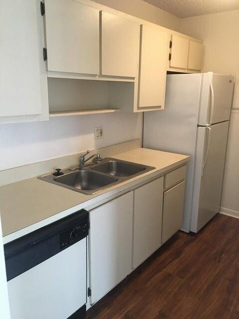 Photo - 643 Executive Center Dr Unit Q207