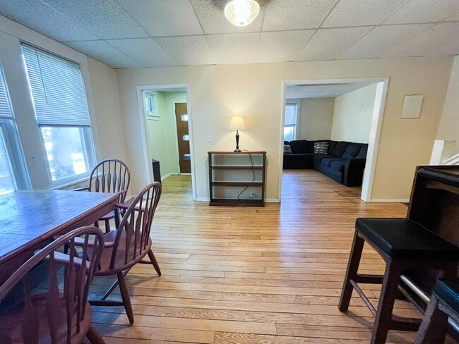 Photo - 211 Cornell St