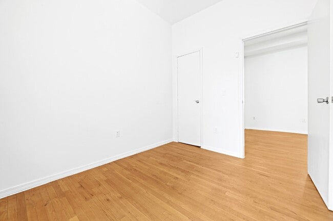 Photo - 247 W 63rd St Unidad PHE