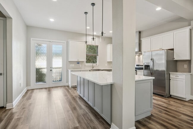 Photo - 1410 E Curtis St