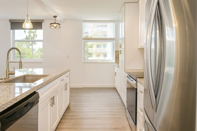 Photo - 4200 Hillcrest Dr Unit 201