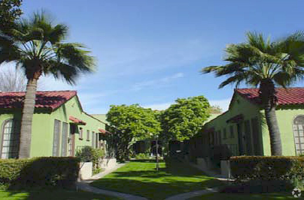 Photo - 809 E Garfield Ave