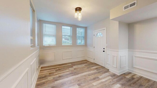 Photo - 1379 Roosevelt Pl