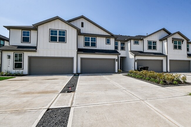 Building Photo - 27927 Western Crk Ct