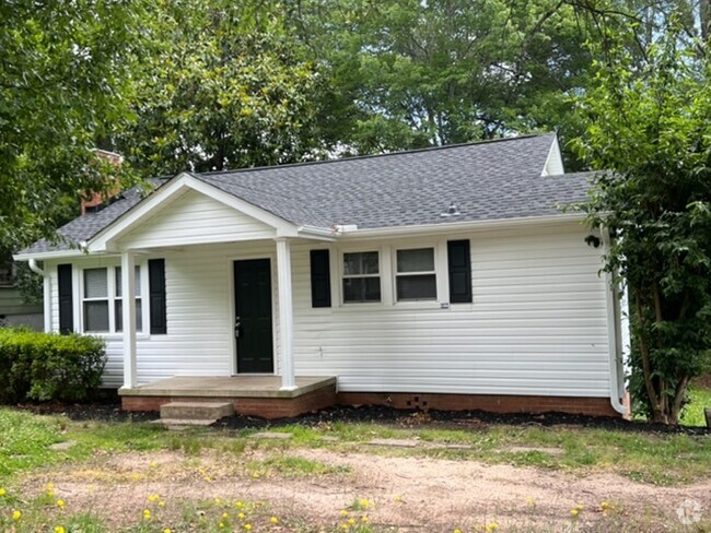 Building Photo - Cute 2 BD - 1 BA - Downtown Greer Bungalow... Rental