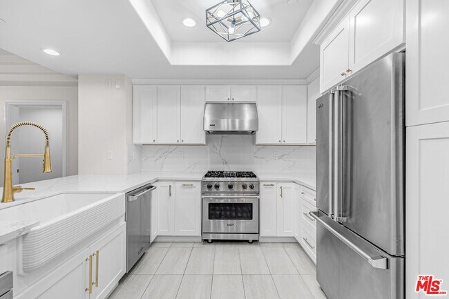 Building Photo - 12021 Guerin St Unit 206