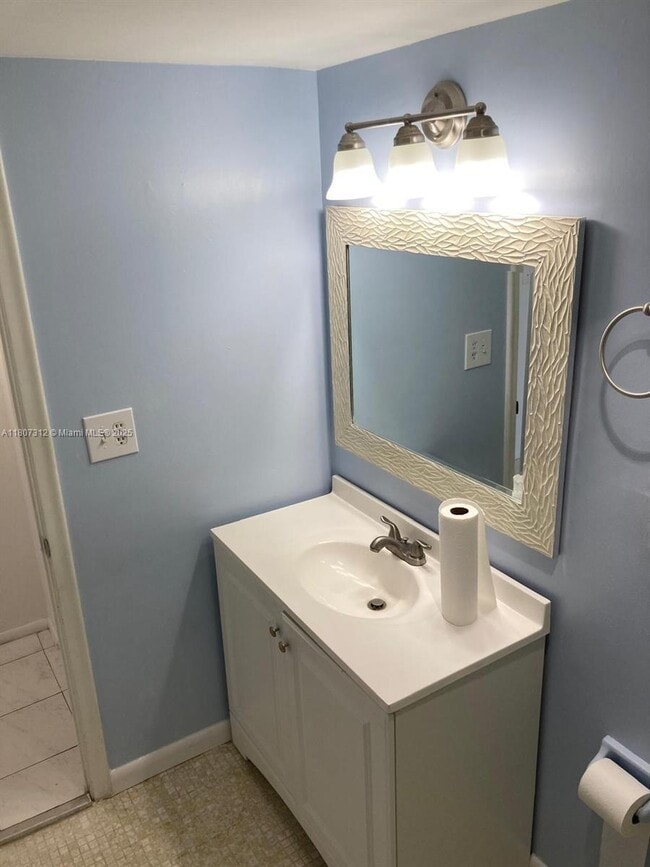 Photo - 3703 NE 166th St Unit 905