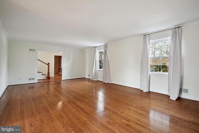 Photo - 5801 Hillburne Way