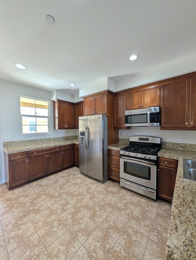 1423 Abelia Unit Beautiful 3-Bedroom Condo for Rent in Irvine