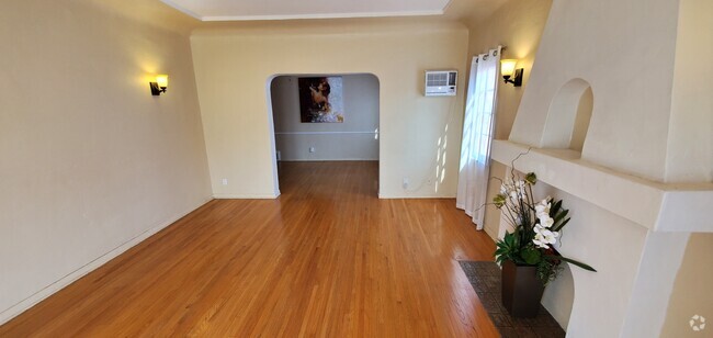 Building Photo - 910 S Orange Grove Ave Unit 1 Rental