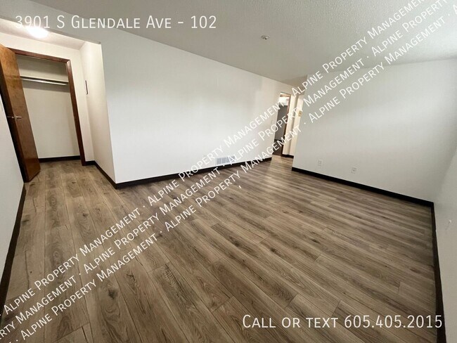 Photo - 3901 S Glendale Ave Unit 102