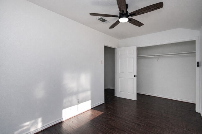 Photo - 7902 Grove Ridge Dr