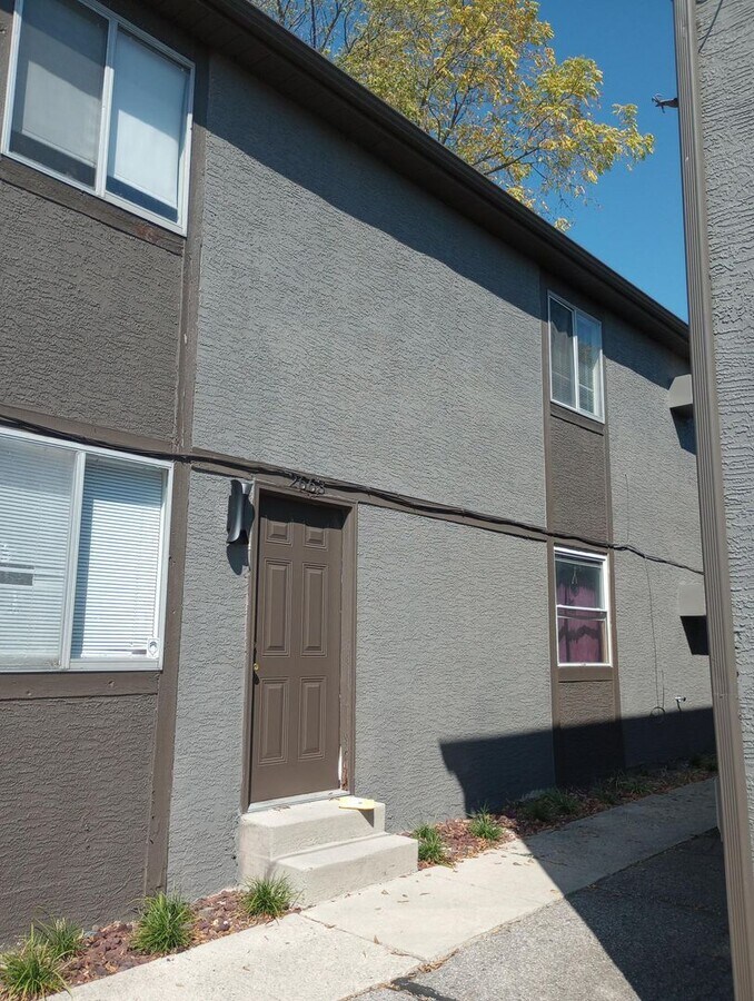 Photo - 2663-2671 Medary Unidad 2667