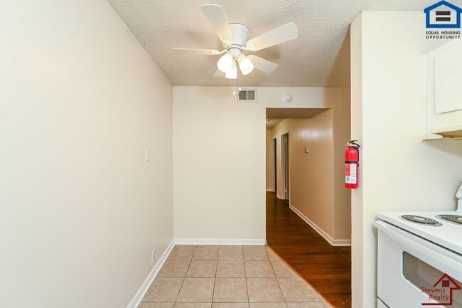 Photo - 441 Harding Pl