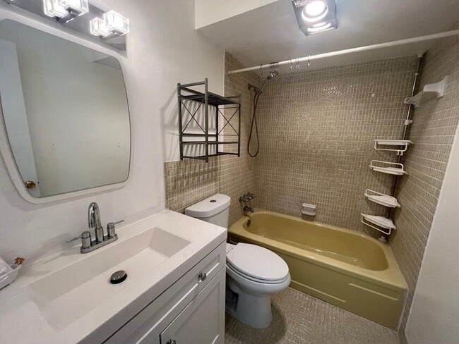 Photo - 1000 NE 14th Ave Unidad 401