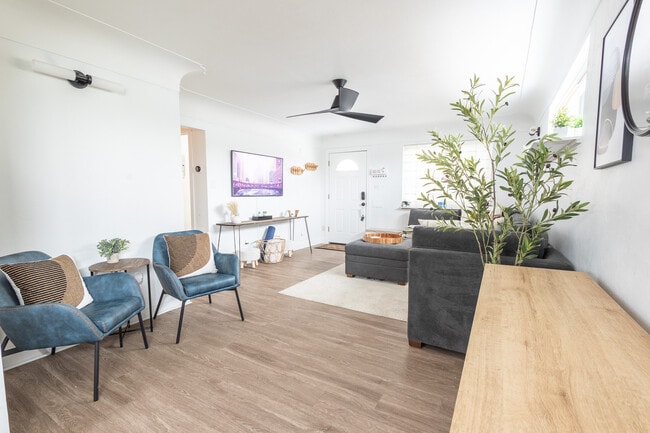 Building Photo - 4431 Fillmore St