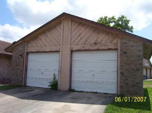 Photo - 8904 Meadow Trace St