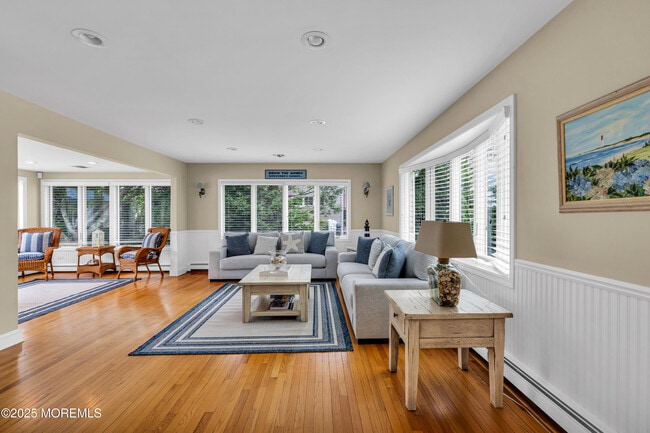 Photo - 218 3rd Ave