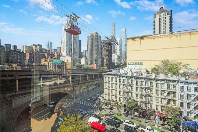 Photo - 401 E 60th St