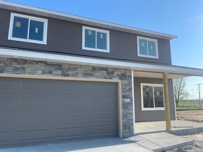 Photo - Sublease - 3 Bedroom Townhouse Available J...