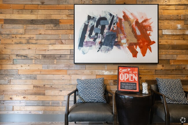 Leasing Office - The Emerson 1600