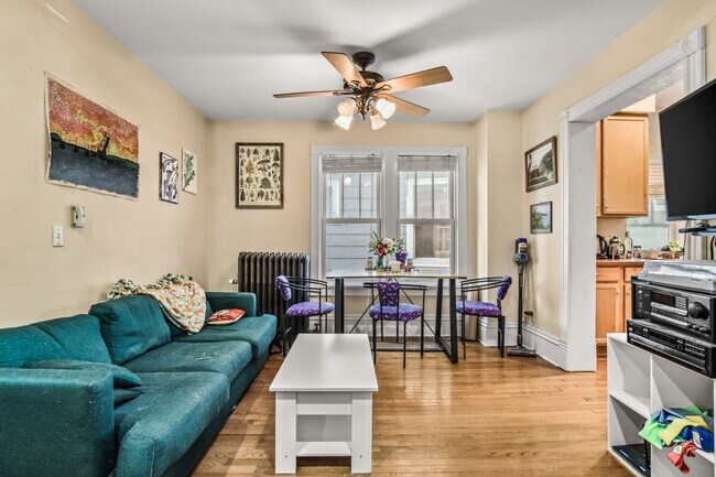 Photo - 124 N Franklin St