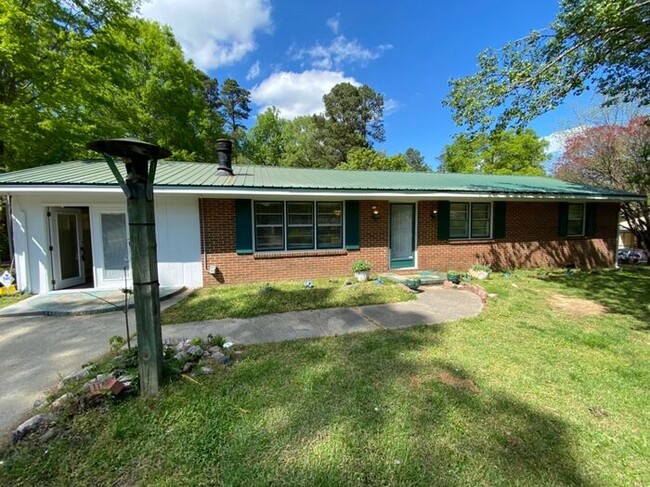 Remodeled 3Bed/2Bath home in Durham - Remodeled 3Bed/2Bath home in Durham