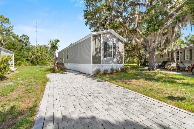 Building Photo - 11240 N Northwood Dr Rental