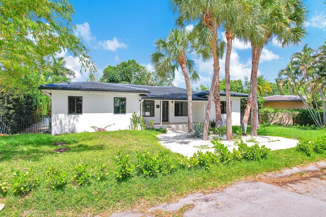 Photo - 10618 NE 11th Ave